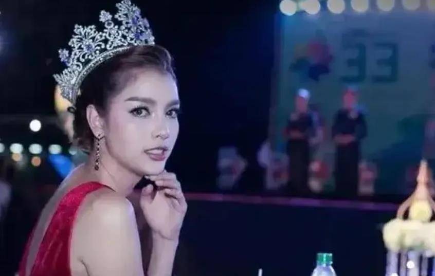 故事:15年北京富豪娶泰国"最美人妖",不被看好但俩人恩爱至今