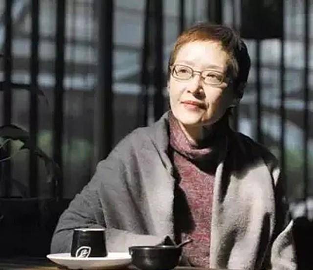 王小屯与李敖恋爱被学校得知,系主任:损害文化大学的形象和声誉