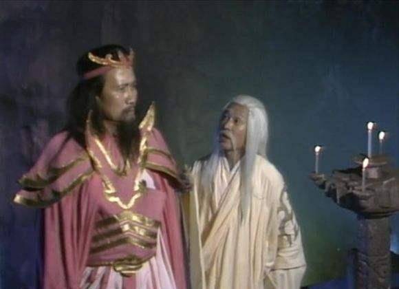 不过那是因为燃灯道人并没有用自己的本命法宝——灵鹫山神灯,而且