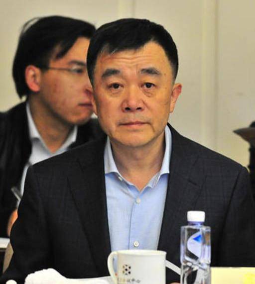 眼科医生不满现状下海经商,摇身变成东北首富,最终却负债48亿