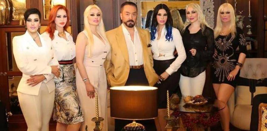 土耳其教主奥克塔尔:洗脑数十万人,后宫上千名女友,被判1075年