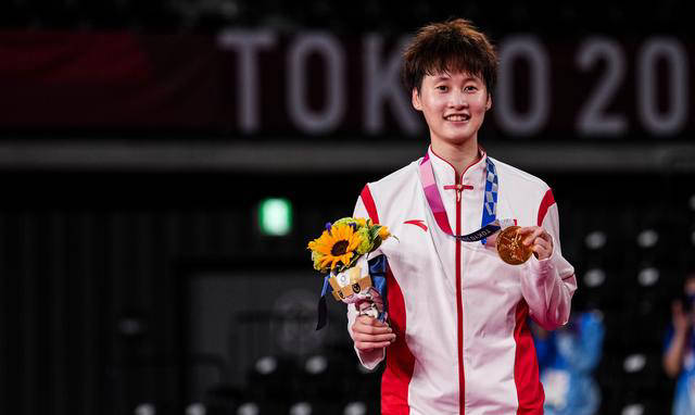 奥运冠军陈雨菲图片