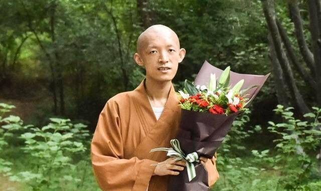 数学天才北大毕业后选择出家当和尚,背后人生哲理是:大隐隐于市