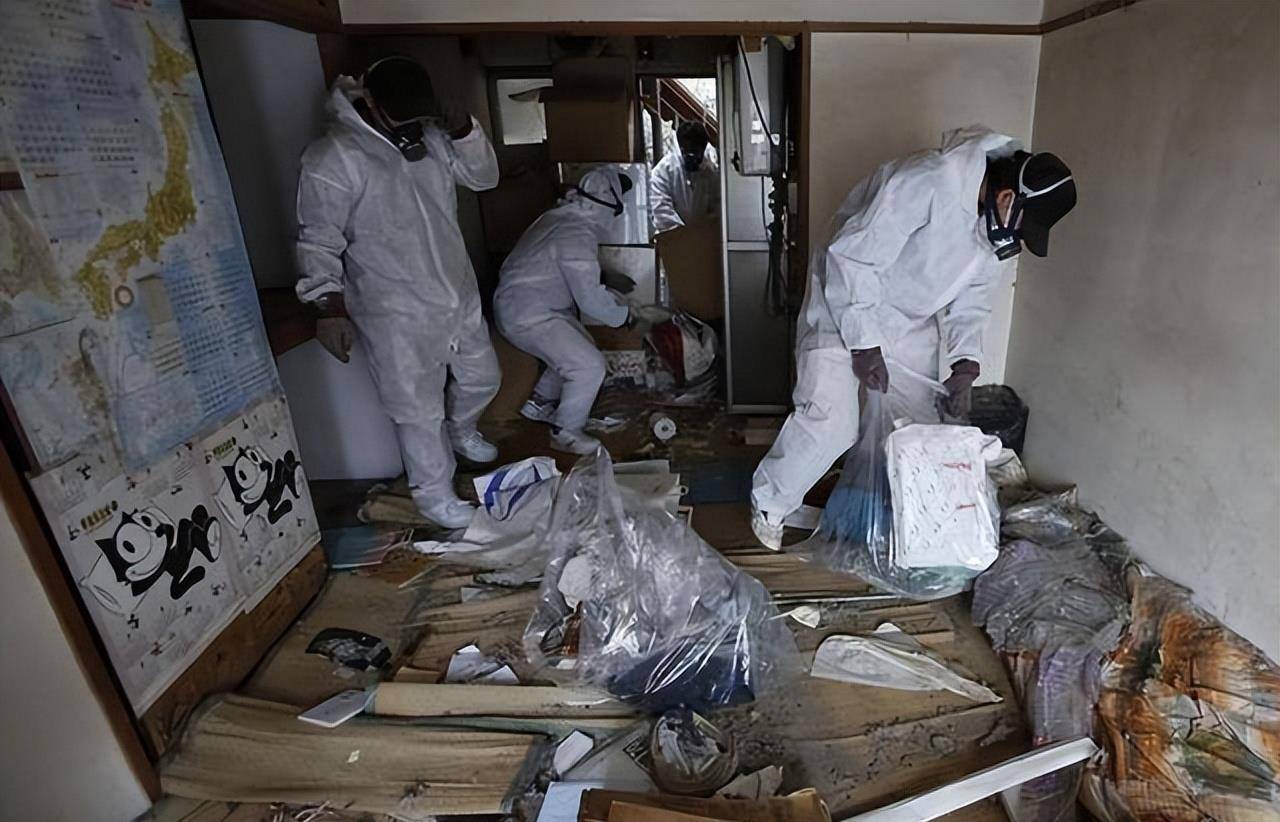 梁海玲:五官精致身材火辣,曾是天上人间的"花魁",却惨死家中