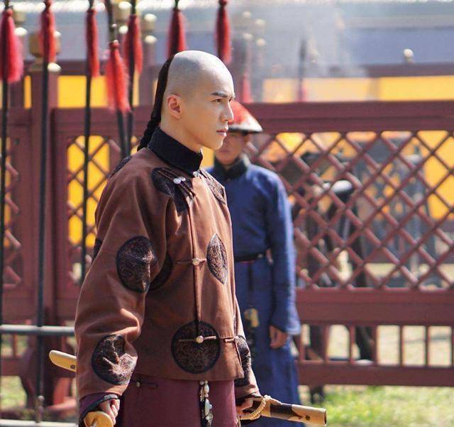 大家看古装剧里面都有侍卫的身影,那么这究竟是一个什么样的职业呢?