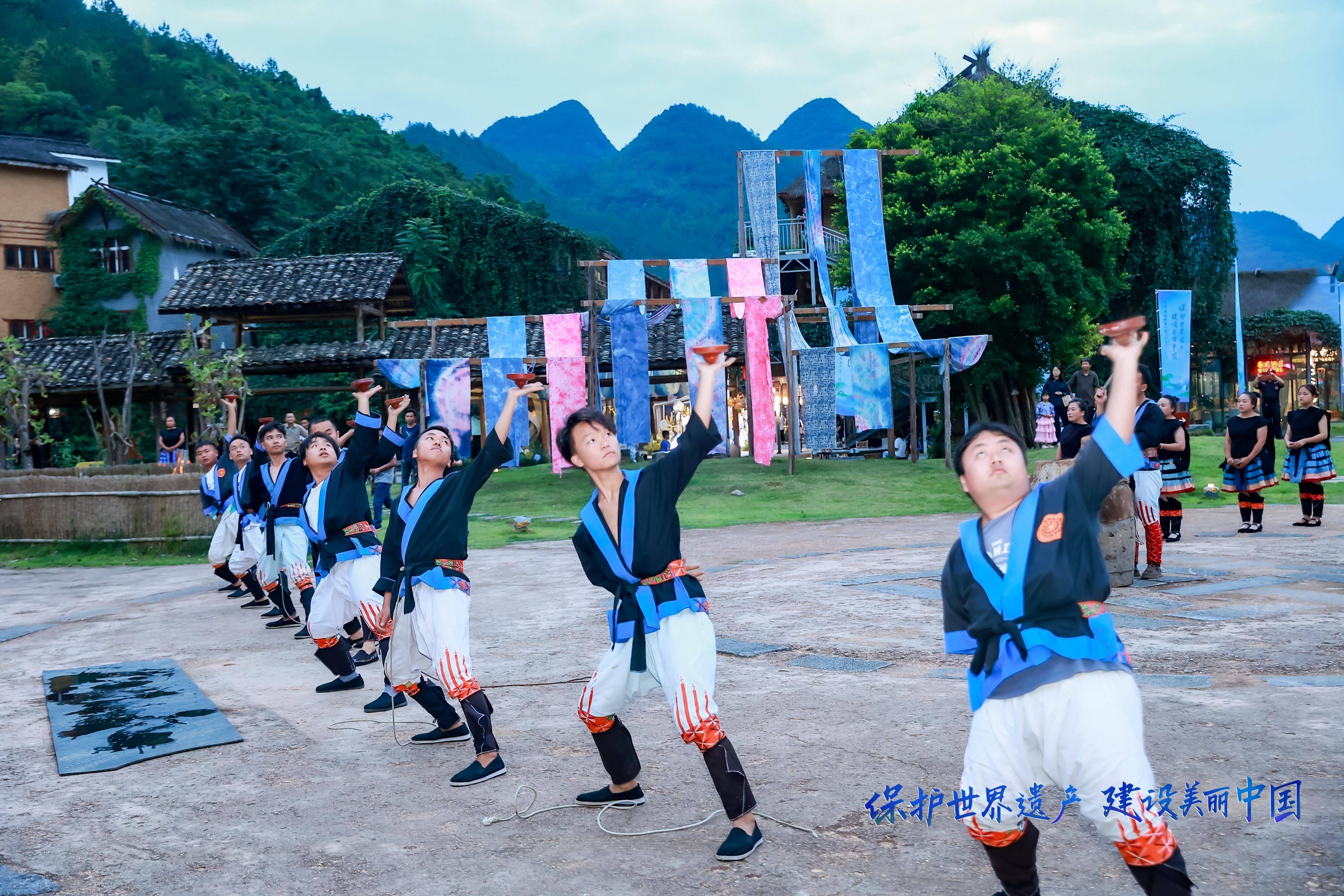 ",原始住地湘,资,沅江流域和洞庭湖沿岸地区;或认为源于"五溪蛮"成份