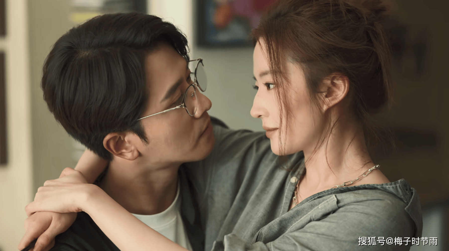 玫瑰的故事:直到胖30斤,成油腻少妇,黄亦玫才发现,辞职有多蠢