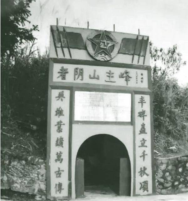 收复者阴山,一山有二虎?一战成名廖锡龙,幕后英雄何其宗