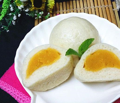 自制奶黄包,奶香四溢,软绵细腻,做法简单,大人小孩都爱吃!