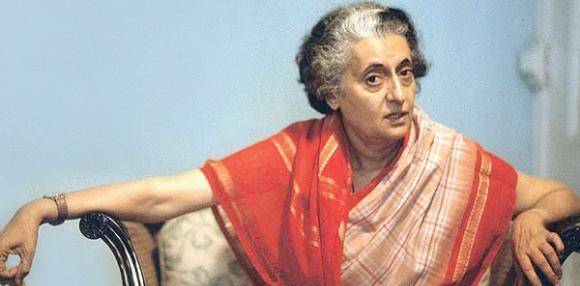 英迪拉·甘地有两个儿子,长子拉吉夫·甘地,次子桑贾伊·甘地.