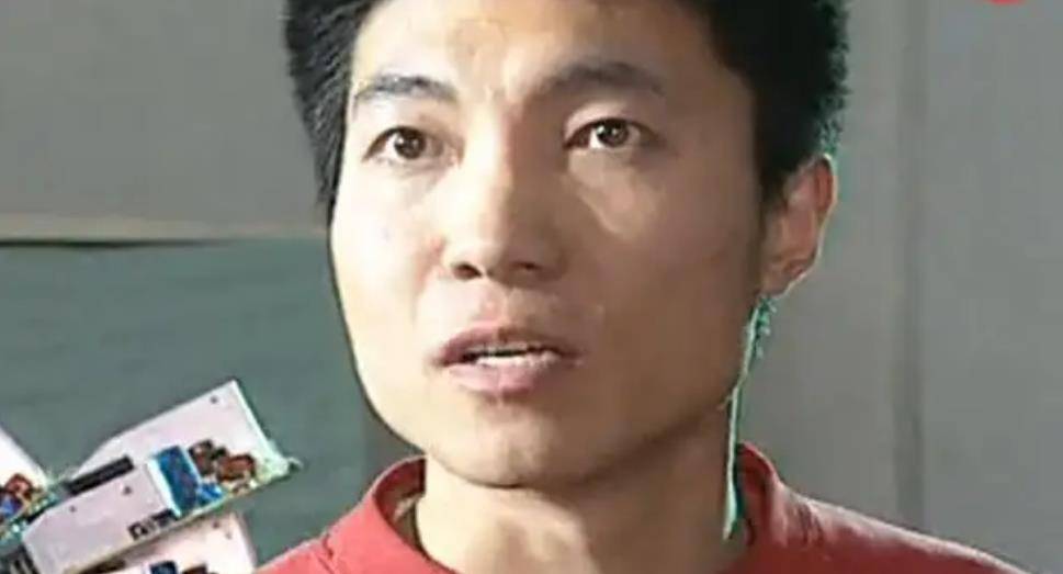 1995年,韩国女老板逼所有中国工人下跪,河南小伙:你算什么东西