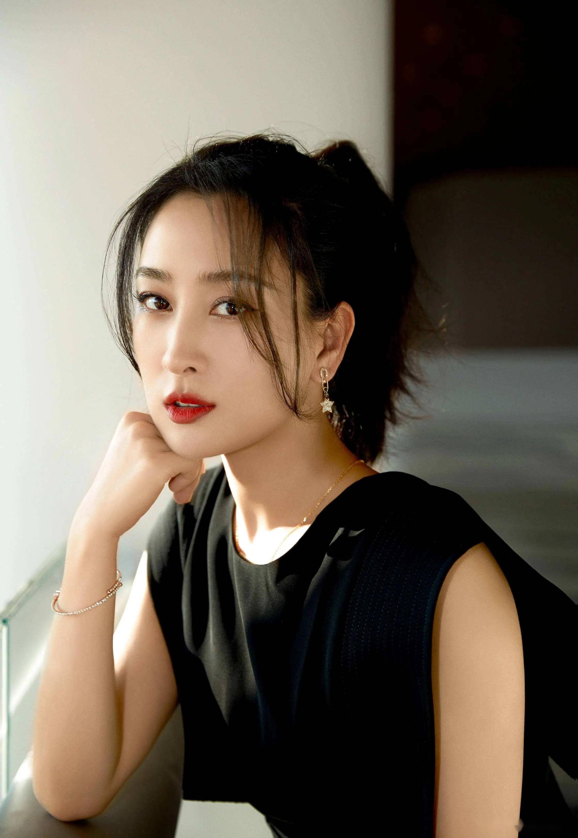 孔令辉前女友马苏,写真集展现女神风采,美貌才华让人无法抗拒!