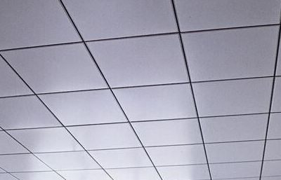 家里别再装石膏线吊顶了,又土又不实用,聪明的有钱人早这样装