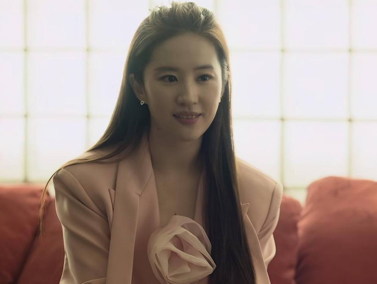 这次轮到刘亦菲翻车了,强行扮嫩,哭戏狰狞,实在太辣眼睛了