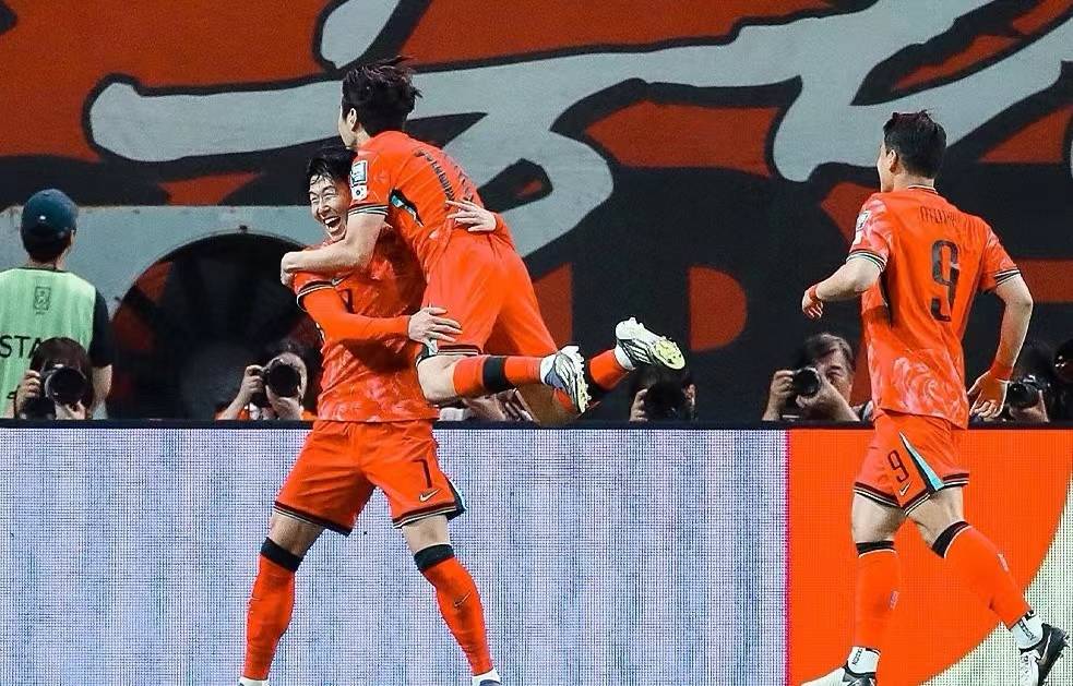 李刚仁破门，韩国1:0小胜国足，国足想要晋级还要指望新加坡
