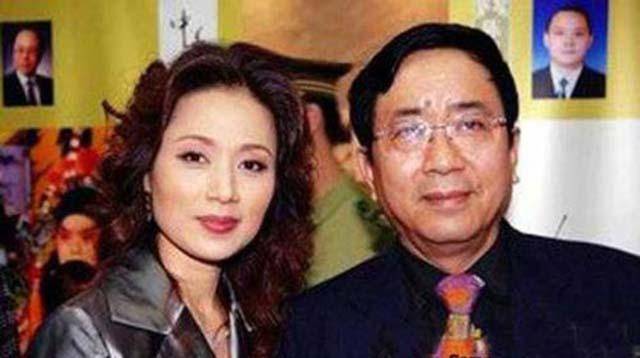 李红:相伴余秋雨14年却抵不过新欢,独自承受泪水给女儿一个家!