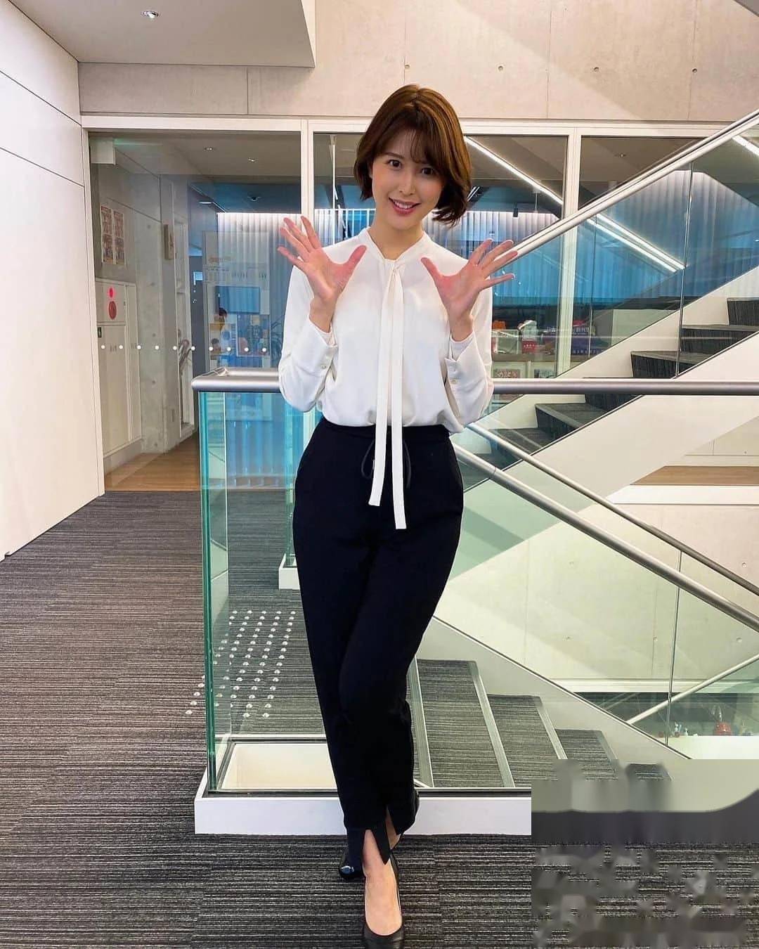 美貌与魅力葵司,36岁写真集,展现成熟女性的优雅与魅力!