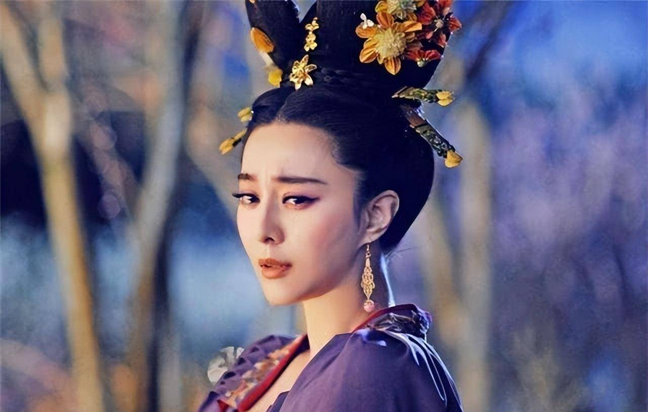 尽管这件事,最后以杀掉武王李君羡结尾,但李世民对于武则天,还是存着