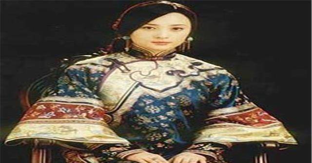 她被溥仪骗到宫中读书 一个月后当上了皇妃 17岁开始守活寡_李玉琴