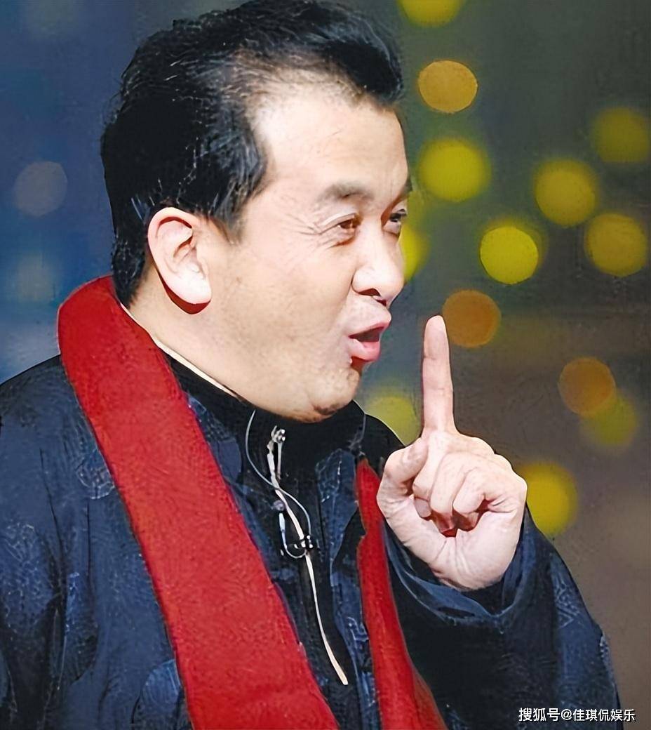 上午撤职下午就被带走,曾担任八一电影厂长黄宏,如今过得还好吗_小品