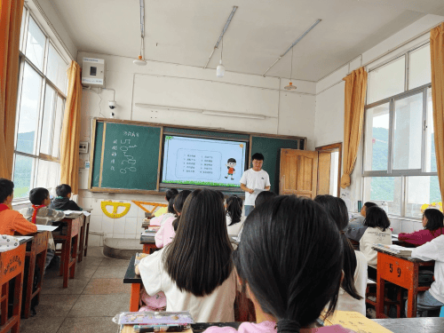 鲁史镇永新中心学校:凝聚共识 全力以"复"