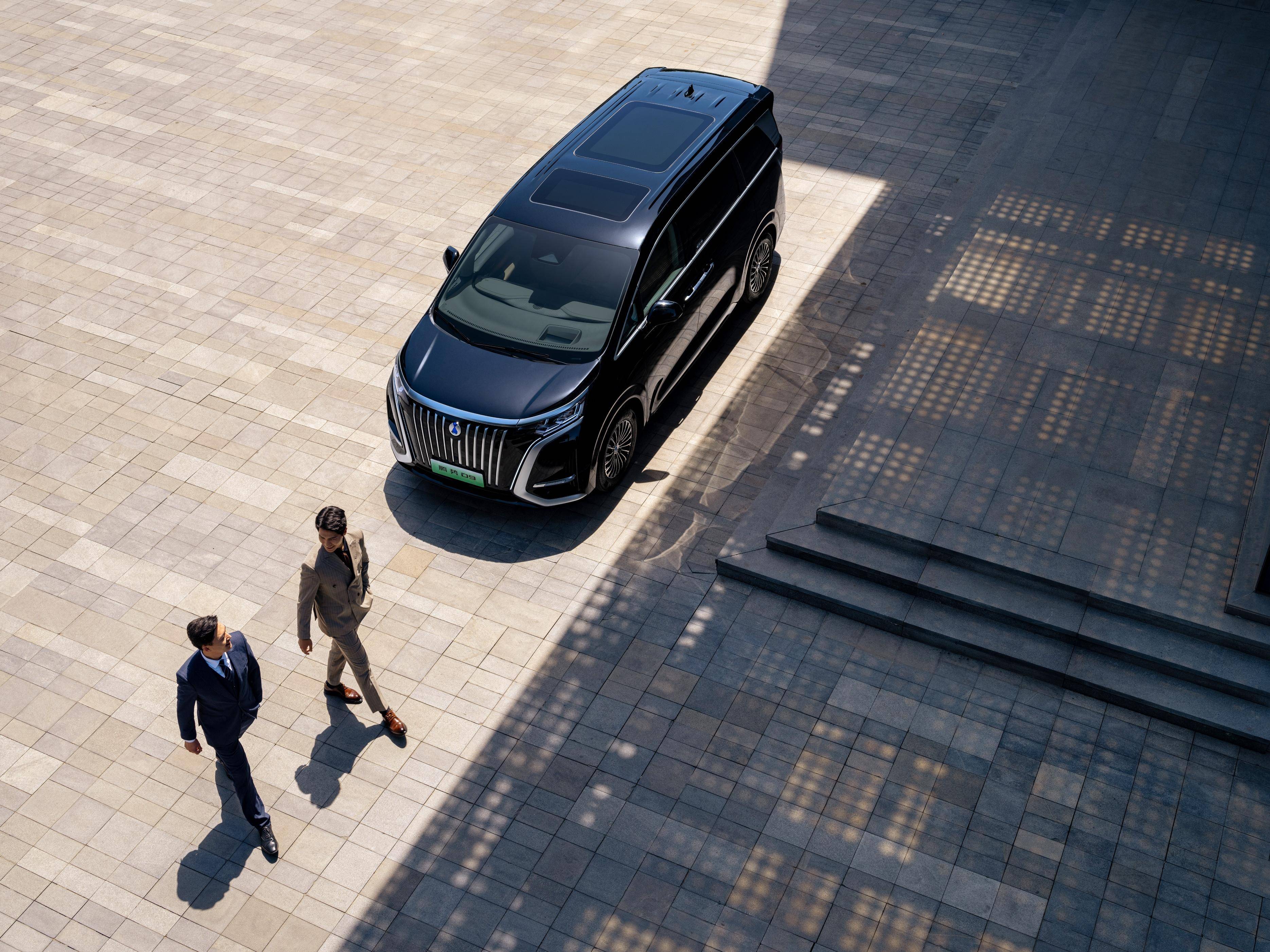 反向带货进入高端局！腾势D9公布香港售价，香港同胞开启智能豪华生活新篇章-d9腾势价格 四驱价格