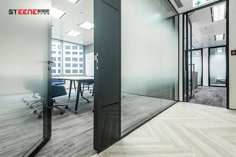 深圳玻璃隔断在办公室装修中的优势