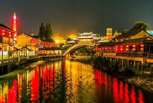 宋城的夜景更是美不胜收.