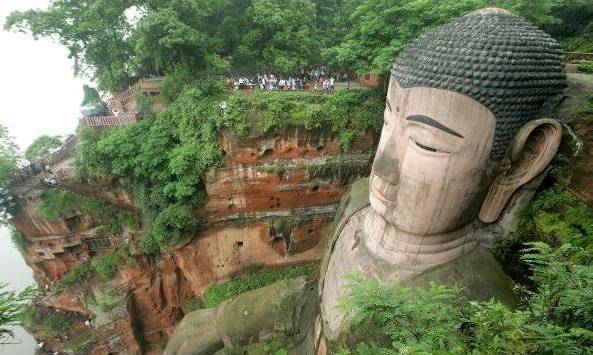 乐山大佛内发现一暗室,里面有2件东西,揭开1200年前的神秘传说