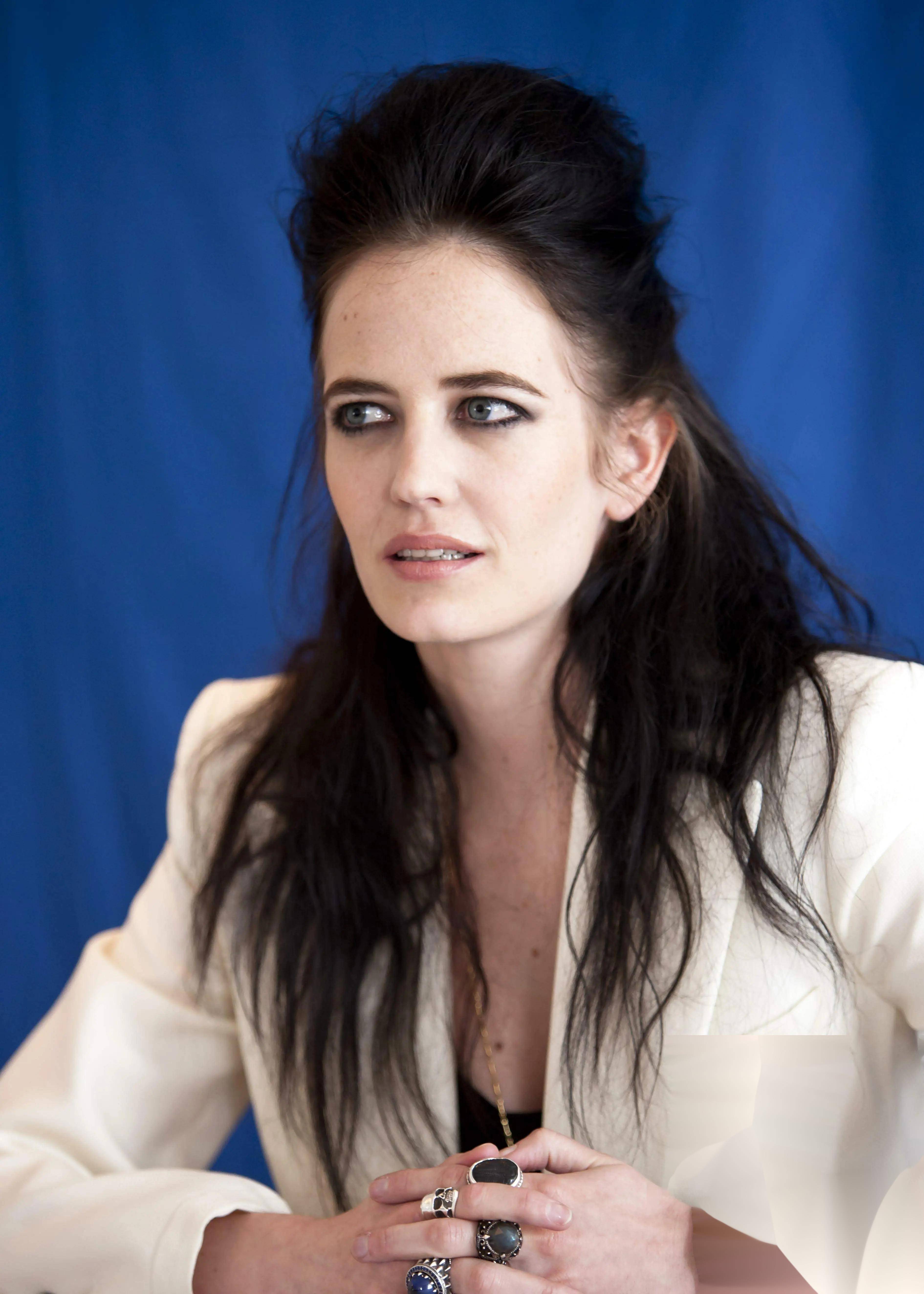 女神伊娃格林,这谁顶得住!她的写真魅力无人能敌!