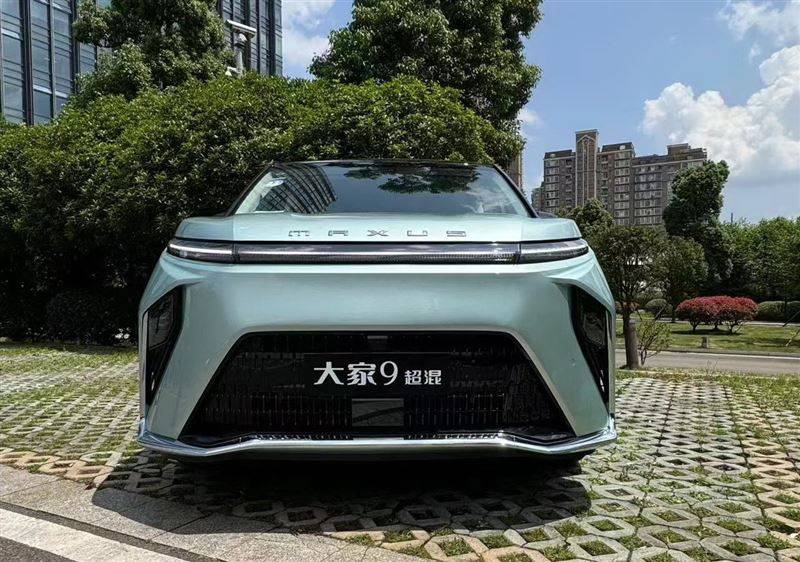 大家9超混所搭载的插混系统由一具上汽集团第三代蓝芯1.