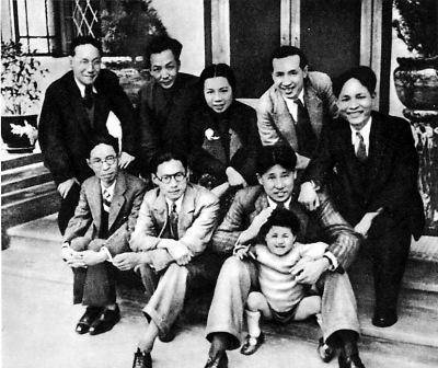 他利用报社社长袁殊(同为特工)的名义,先后向日本领事馆借来军票5000