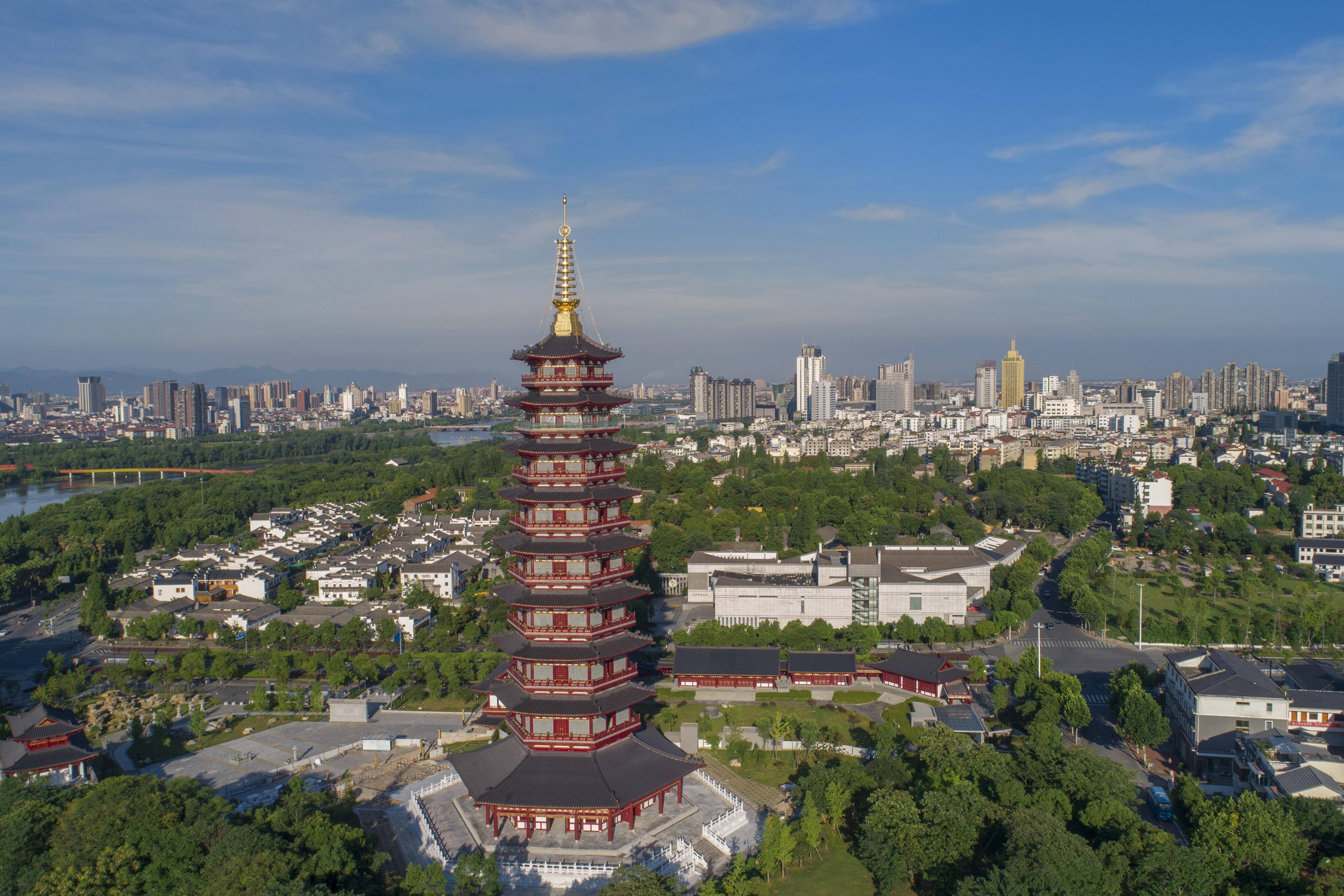 浙江金华万佛塔下出现深坑,专家挖出"水月观音",成了当地市民的骄傲