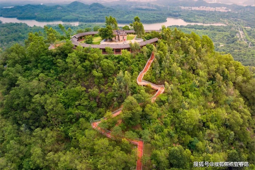 【尖岗山公园】,【宝安公园】,【铁岗水库】等,周边生态环境好生态