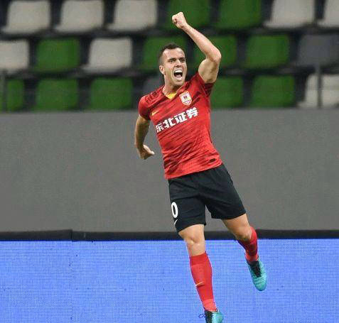 中超最值得归化的四名球员!_中场_奥斯卡_世界杯