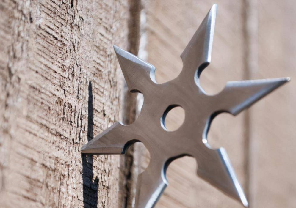 清朝镖师三种暗器:飞镖,飞蝗石,紧背花装弩,都跟电视剧不一样