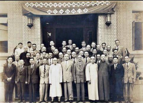 教出九位两弹元勋的大师之师,晚年沦为乞丐,向学生要饭