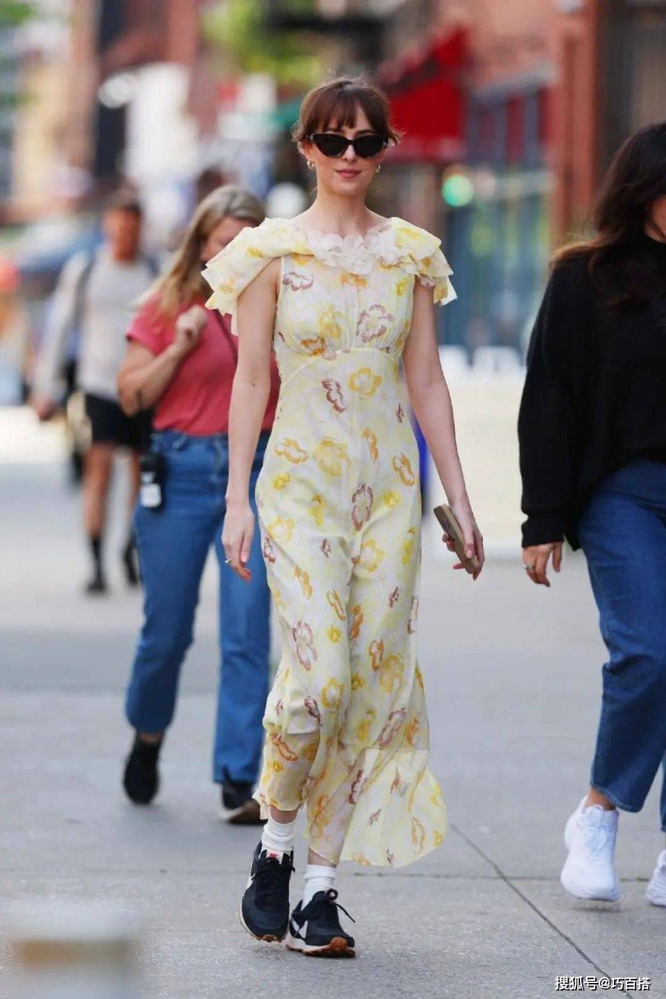 夏天运动鞋应该怎样搭?记住五个搭配公式,走到哪都自信大方