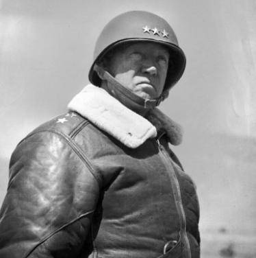 二战中的巴顿将军:一个让上级既爱又恨的人物,他都做了哪些事?