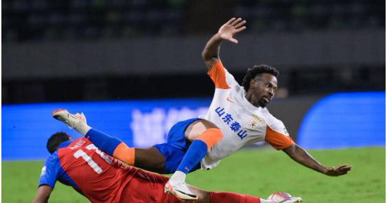 0-0!泰山10人梅州闷平,刘洋国足连续首发,费南多登场