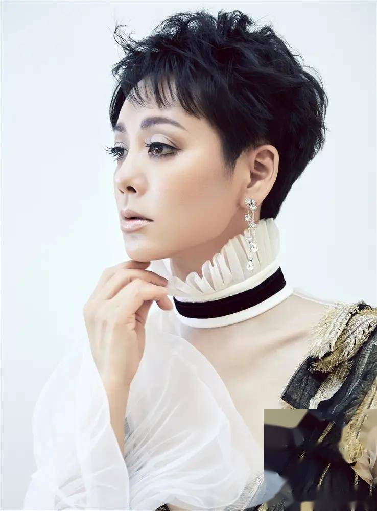 51岁宁静写真曝光,这身材实在太饱满,美貌如初,引网友惊叹!