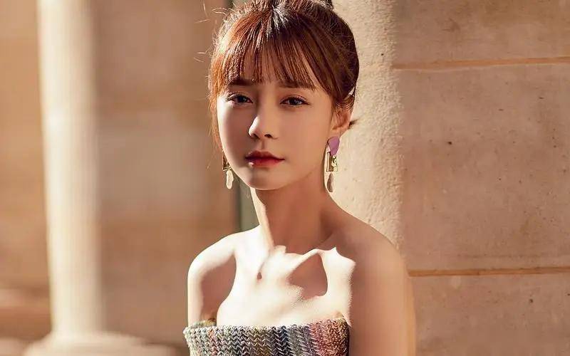 杜海涛34岁妻子沈梦辰,这谁顶得住!性感写真散发魅力四溢!