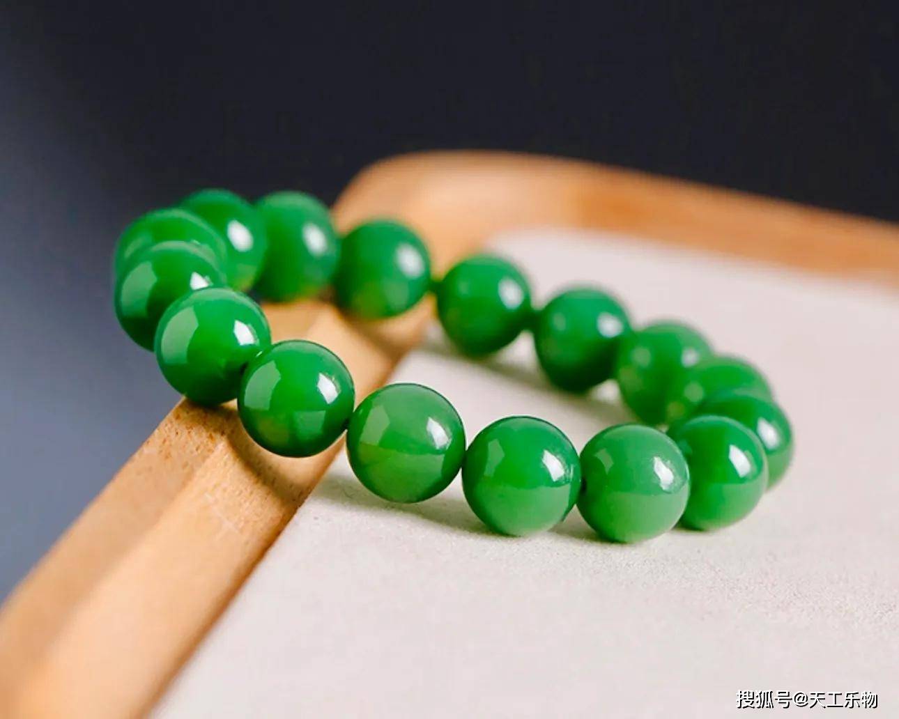 老料与老坑!碧玉籽料和俄碧山料的顶级和田玉!_玉质__
