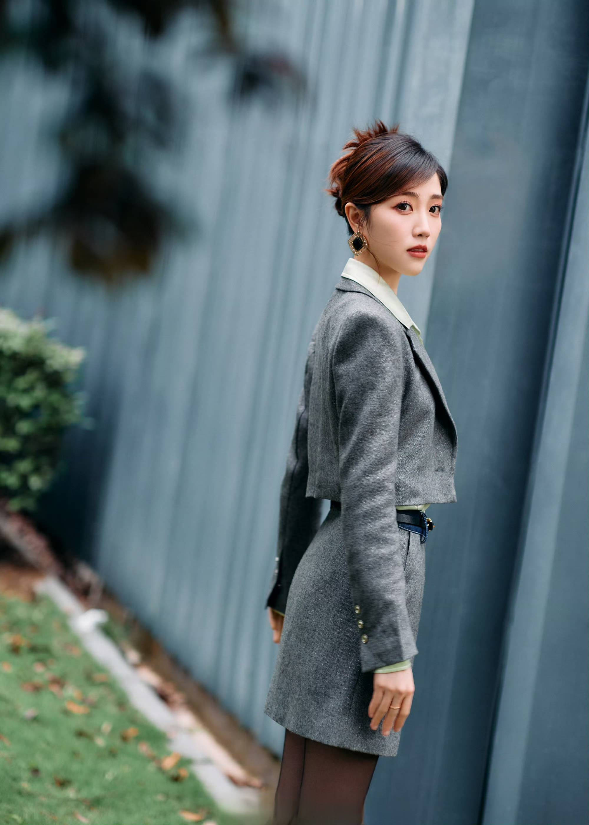 张纯烨大胆尝试新造型惊艳全场!职业套装 黑丝,时尚女神来袭!