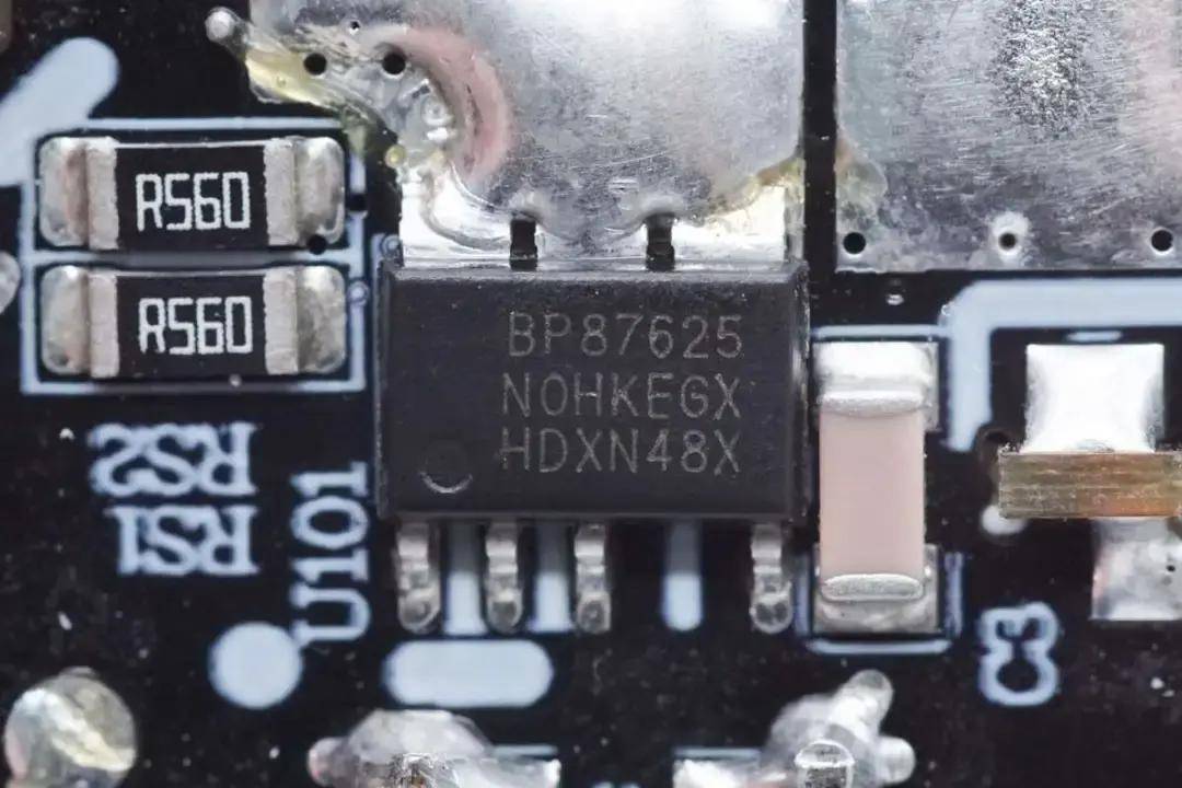 设计"迷你充"不如来看看这些内置功率管的电源芯片案例