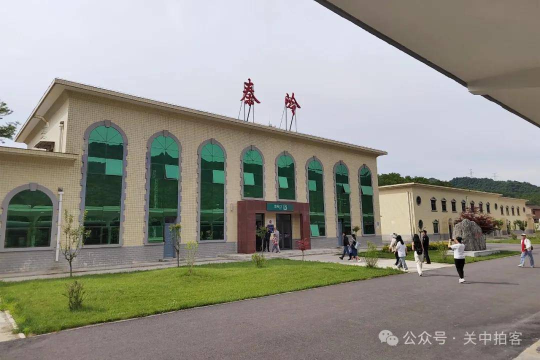 宝鸡市:乘坐火车,游览宝成铁路秦岭站