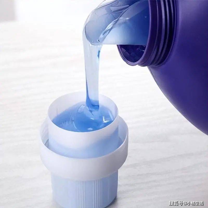 洗衣粉和洗衣液哪个更好用?超市员工说出实情,很多人都用错了!