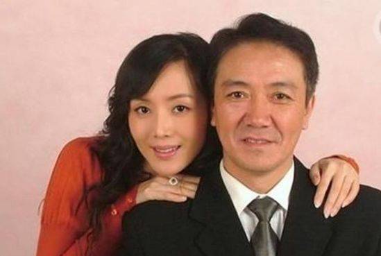 何政军老婆介绍图片