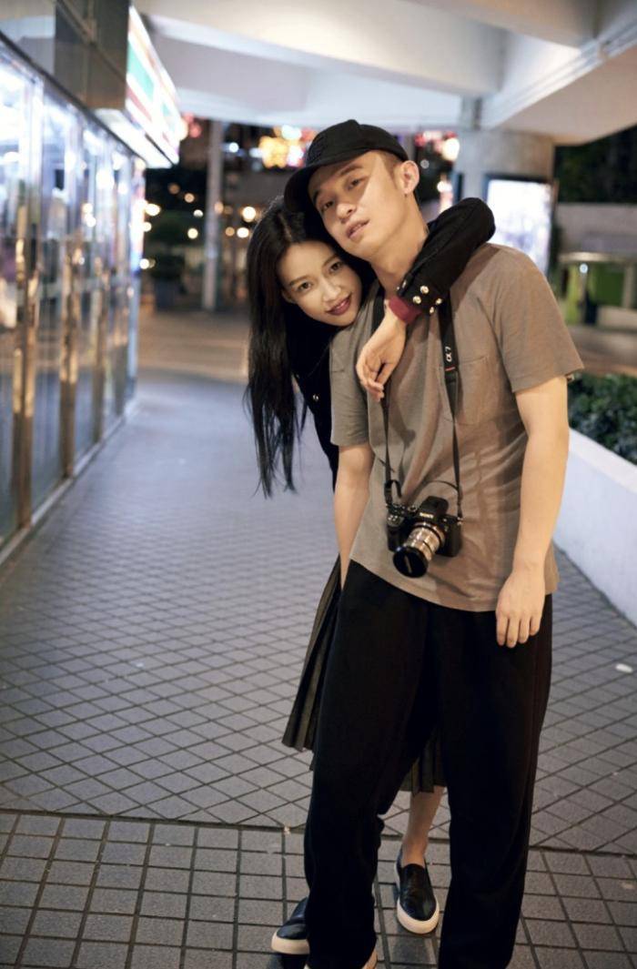 董子健陪女儿在街边跳舞超有爱,6岁大福长得像爸爸,气质随孙怡