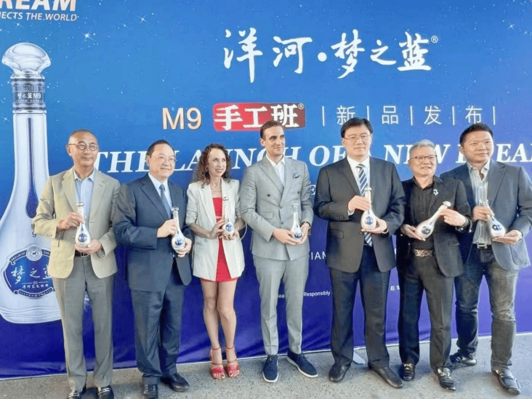 蓝·手工班,梦之蓝m9以"一树双花,同根连枝"的方式在美国正式上市发布